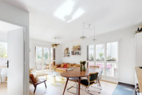 BRIGHT 45 m with Terrace NEAR Sacré-Cœur